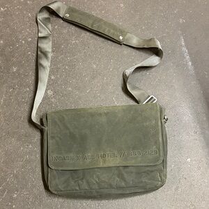 Incase X Ace Hotel Rare Messenger Bag Martexin Wax